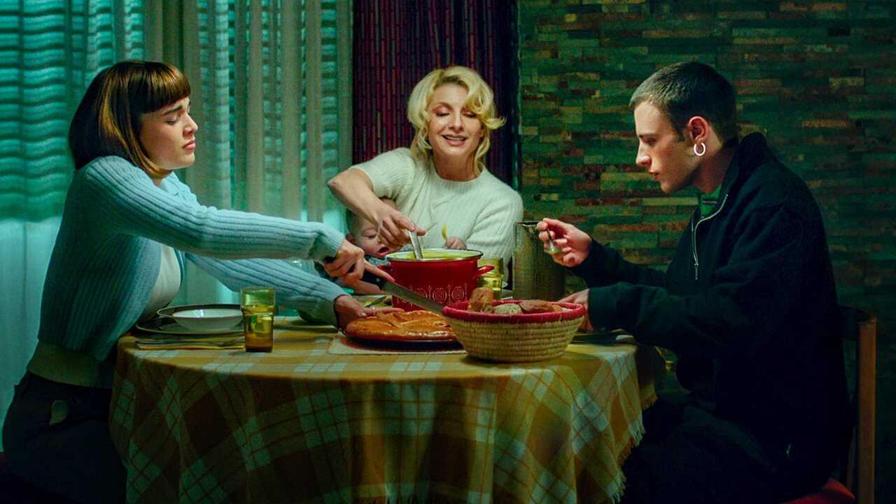 Gia đình linh thiêng (Phần 1)