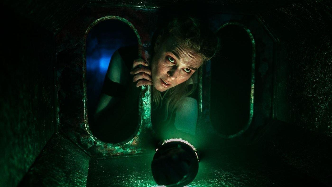 Địa Đạo Đẫm Máu